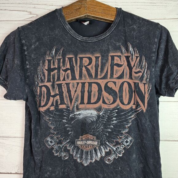 Harley Davidson Eagle Women Tee Black Oconomowoc Wisconsin Stone Wash Sz S Flaw - Picture 2 of 10